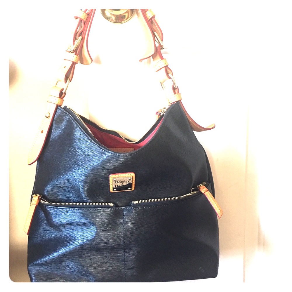 Dooney & Bourke black zipper sac